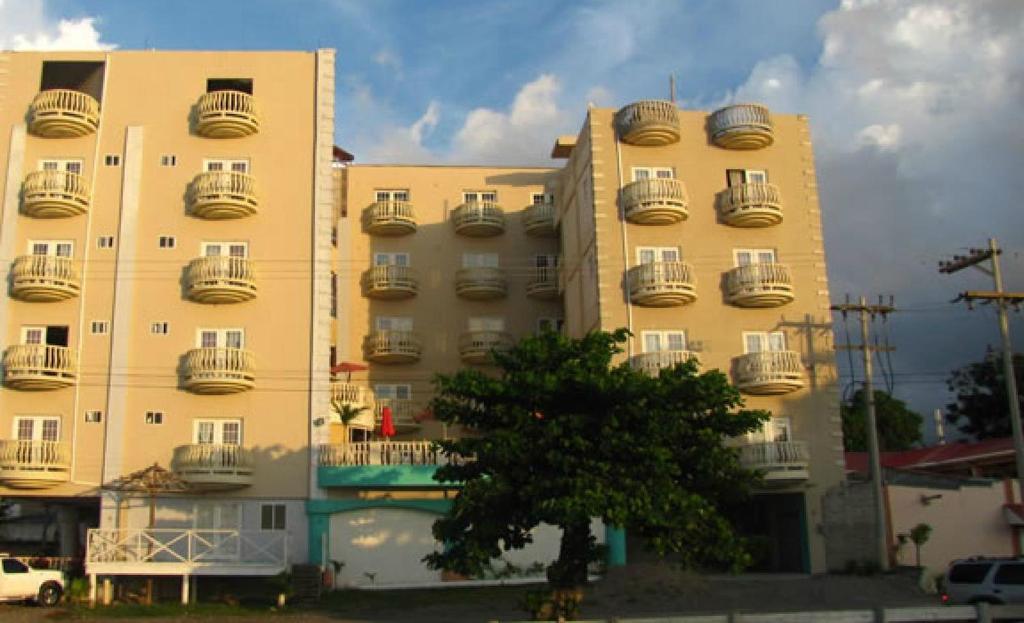 Hotel Art Deco Beach La Ceiba Esterno foto