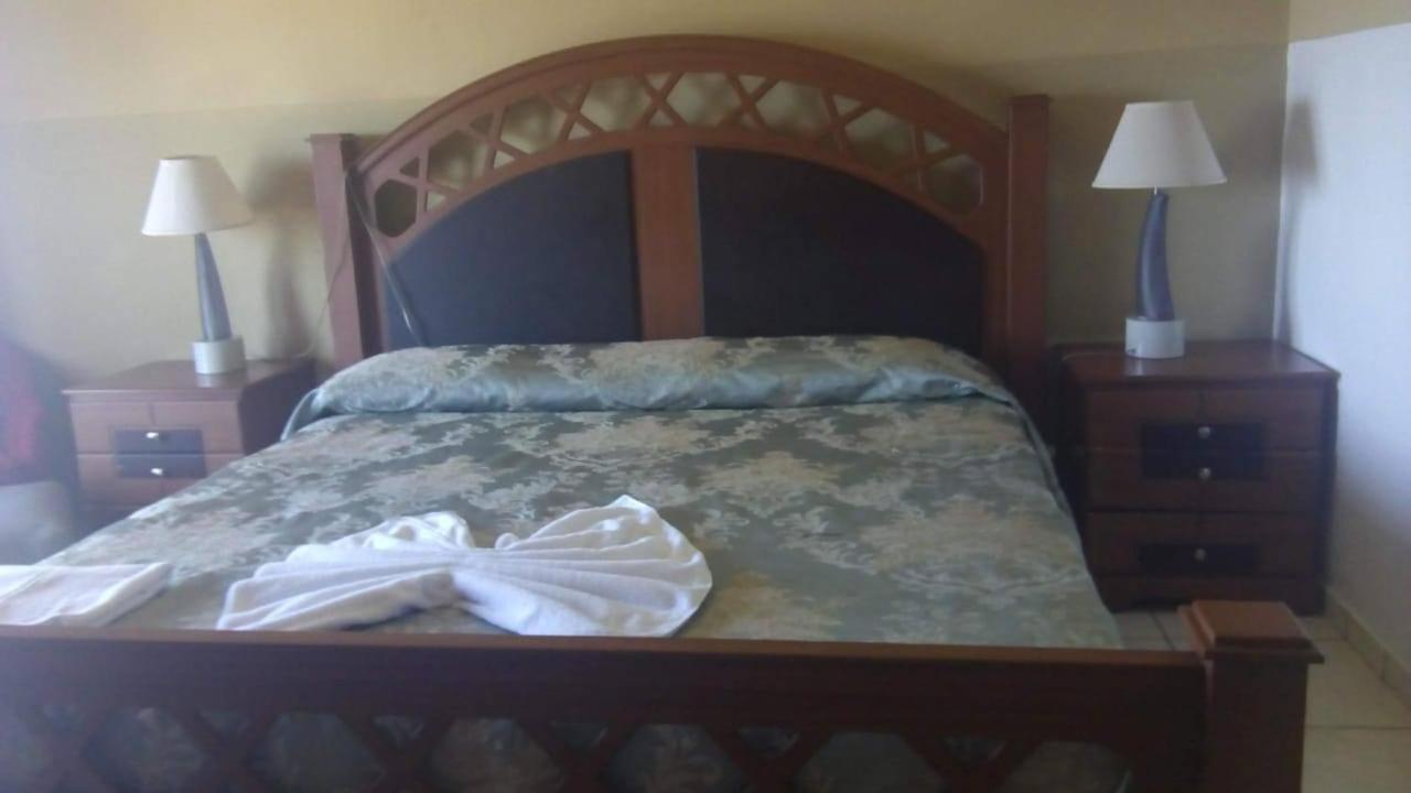 Hotel Art Deco Beach La Ceiba Esterno foto